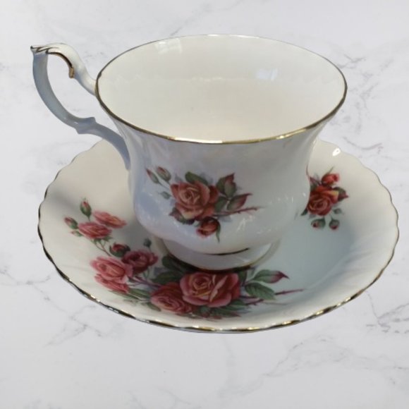 Bone China - Tea Cup and Saucer Set - Centennial Rose Pattern - Picture 3 of 3